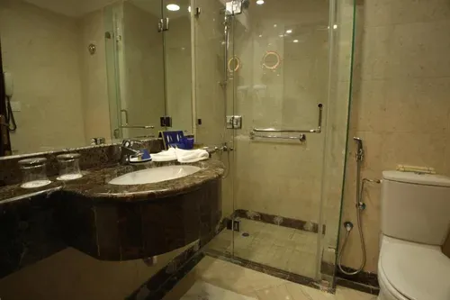 Al Rawda Al Aqeeq Hotel Bathroom