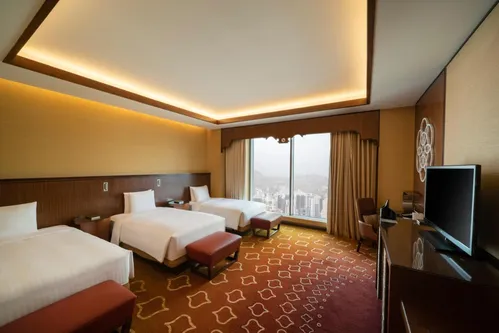 Jabal Omar Marriott Room View1